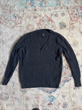 GAP Women’s Dark Charcoal V-Neck Sweater